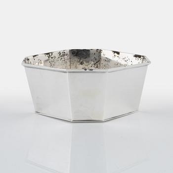 A silver bowl by Helge Lindgren för K Anderson, Stockholm, 1953.