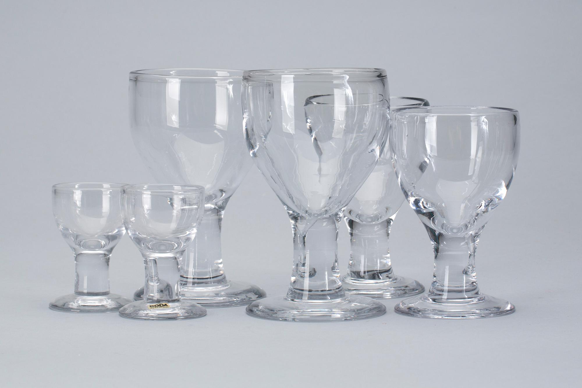 GLASSERVIS, glas, 24 st, Signe-Persson Melin "Ruben", Boda. 1900-talets andra hälft.