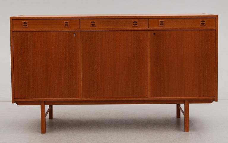 SIDEBOARD, 1900-talets mitt.