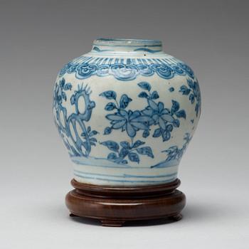 A blue and white jar, Ming dynasty, Wanli (1572-1620).