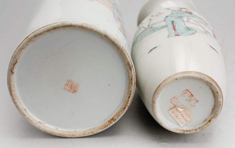 VAS samt PENSELVAS, 2 st, porslin, Kina, 1800-/1900-tal.