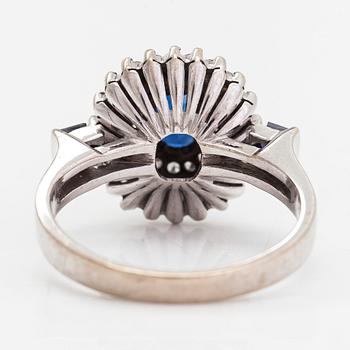 Sormus, n. 14K valkokultaa, safiireja ja timantteja yht. n. 0.40 ct.