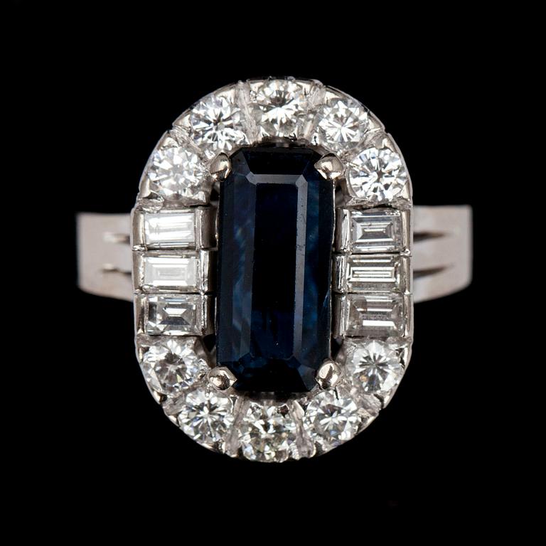 RING, vitguld 18K, safir 1,42 ct och diamanter tot. 1,42 ct. Vikt 35,2 g. Intyg.