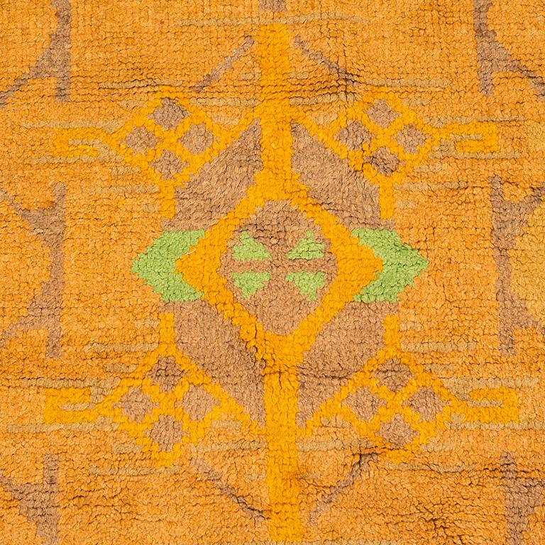 A CARPET, a knotted pile variant, ca 456,5-458 x 312,5-317 cm, probably Konstfliten, Gothenburg,
