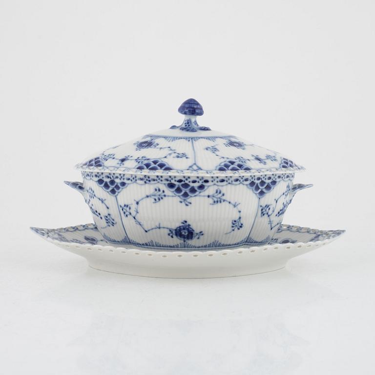 Sauce boat, porcelain, full lace, "Musselmalet", Royal Copenhagen, Denmark.