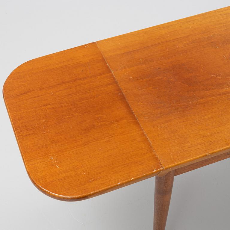 A Josef Frank drop-leaf table, model B 1007, Firma Svenskt Tenn, circa 1940.