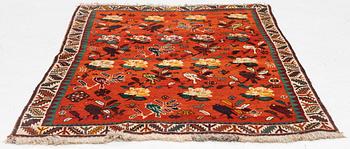 A Kashgai rug, c. 157 x 114 cm.