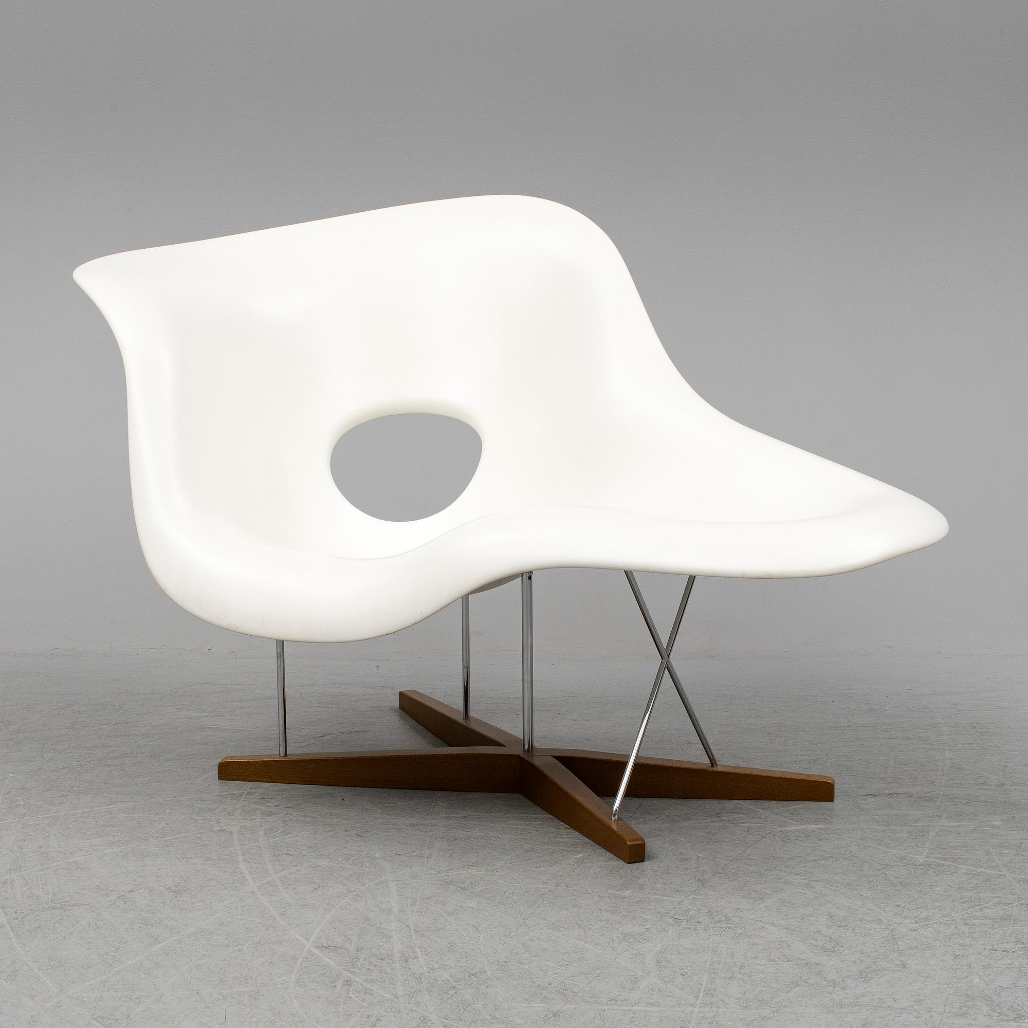 CHARLES AND RAY EAMES, , ”La Chaise”, Vitra.