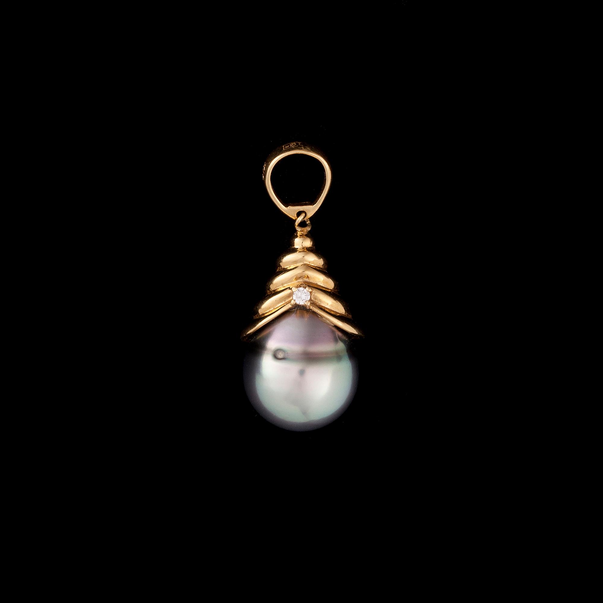 HÄNGE, 18K guld, pärla, diamant. Vikt ca 3,7 g.