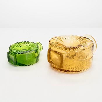 Helena Tynell, flaskor, 2 st, "Solflaskan" Riihimäen Lasi Oy. I produktion 1964-1974.