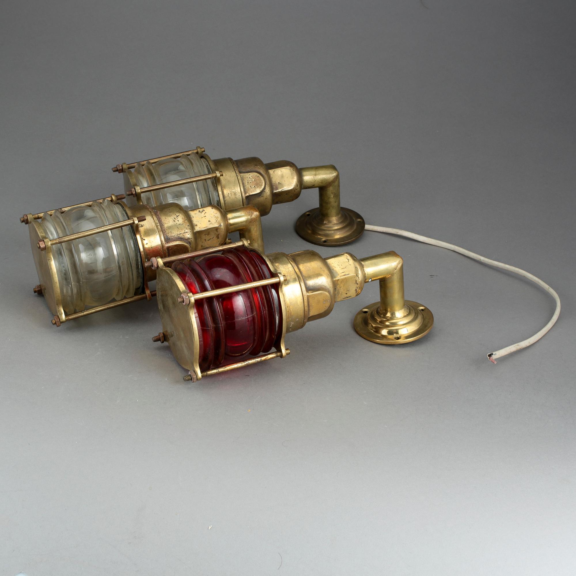 MÄSSBELYSNING, 3 st, 1900-talets första hälft.