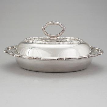 KAROTT MED LOCK, silver, England 1915. Vikt ca 1338 gram.