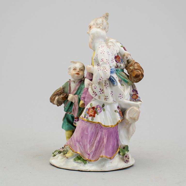 An 18th century Meissen porcelain figurine.