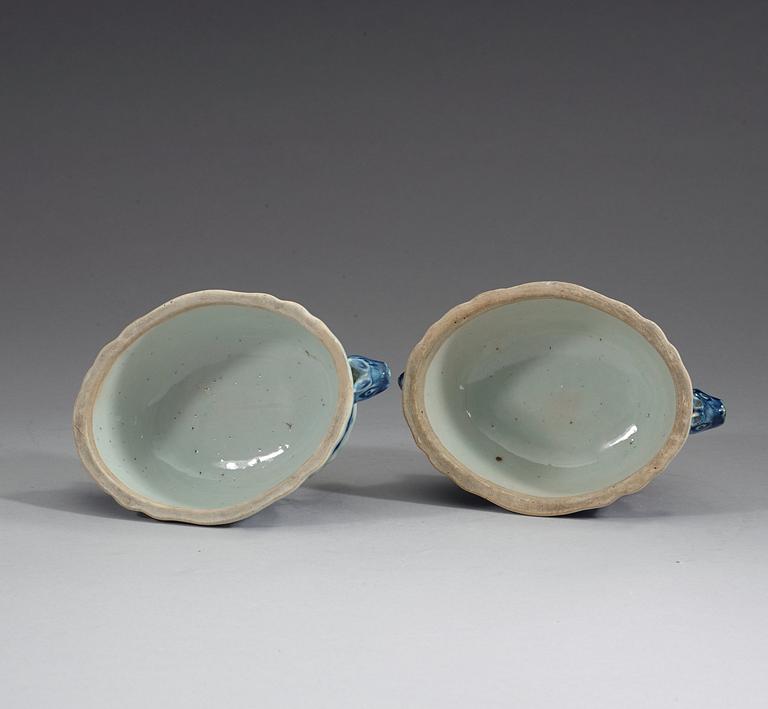 A pair of blue and white butter tureens with covers and stands, Qing dynasty, Qianlong (1736-95).