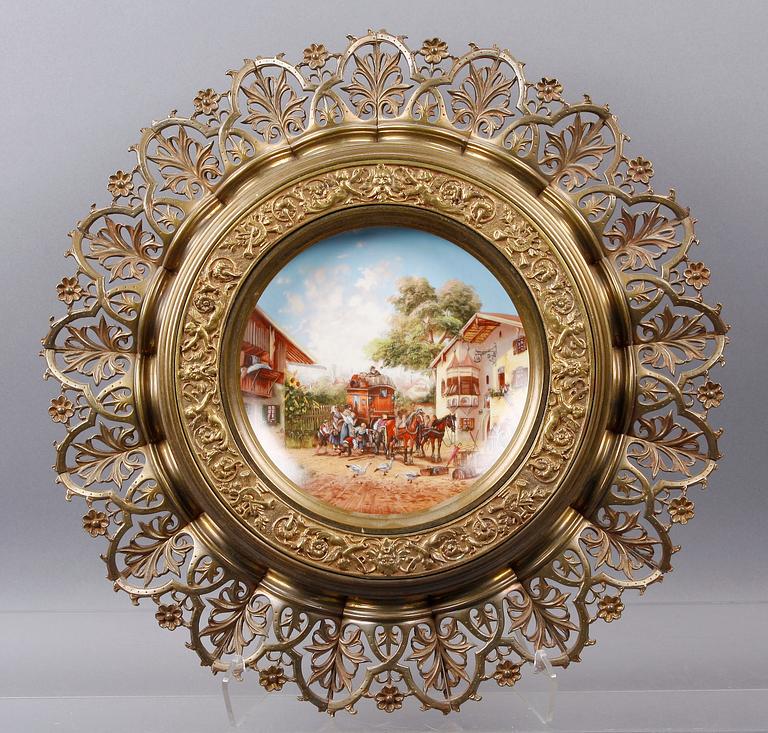 VÄGGPLAKETTER, 2 st, porslin och mässing. Renässansstil, 1800/1900-tal.