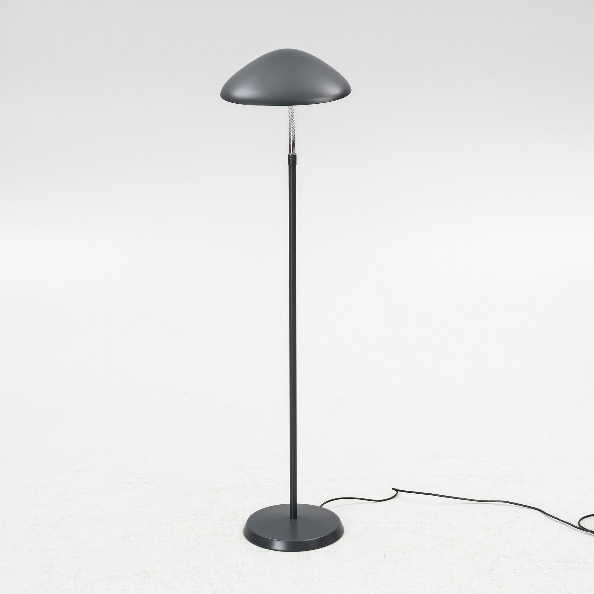Greta Magnusson Grossman, golvlampa "Cobra" Gubi, samtida.