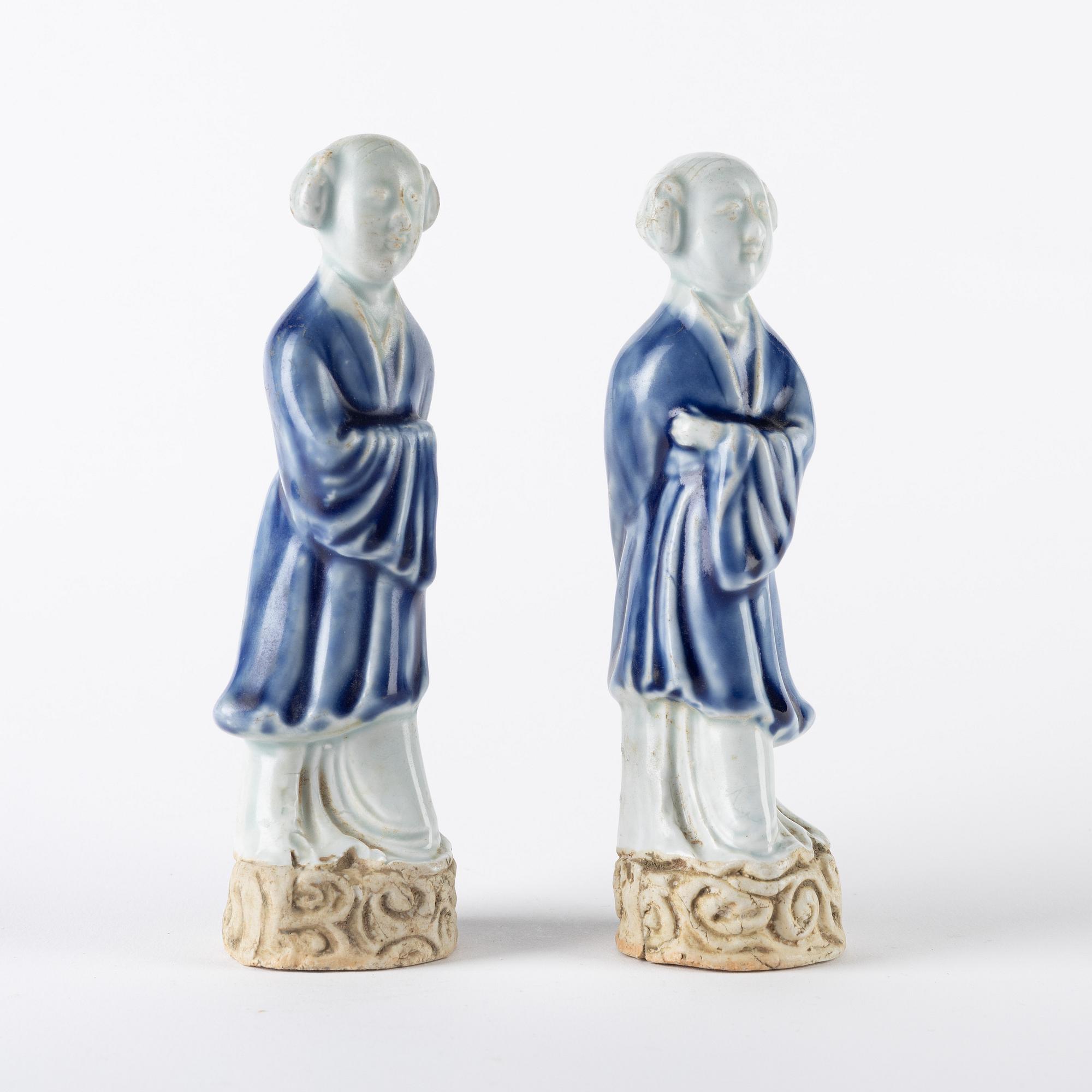 Figuriner, ett par, porslin. Kina, Qingdynastin, 1700-tal.