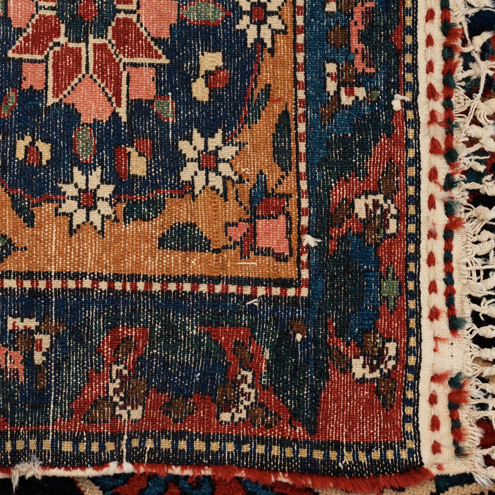 Matto, semi-antique, Chaharmahal/Bakhtiari Province, ca 386, 223,5 cm ( ca 2,5-3,5 cm flat weave at the ends).