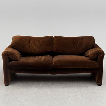 A second half of the 20th century 'Maralunga' sofa my Vico Magistretti for Cassina, Italy.