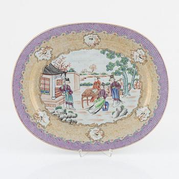 A Chinese export porcelain famille rose dish, late 18th century.