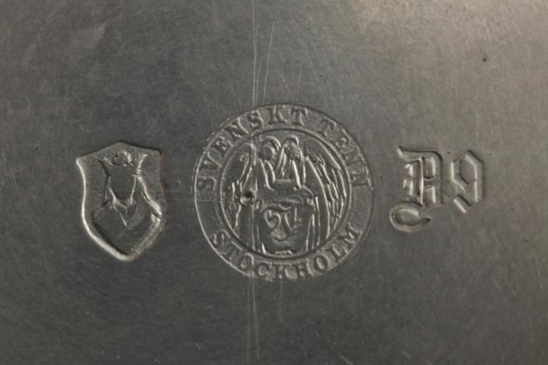 SKÅLFAT, tenn. Firma Svenskt Tenn. 1900-talets första hälft.