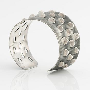 Grete Prytz-Kittelsen, för J. Tostrup, armring, sterlingsilver, Norge.