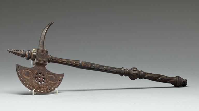 HUGGARE och DEKORATIONSYXA, 1800-tal.