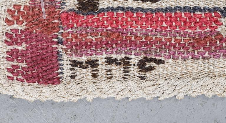 Märta Måås-Fjetterström, a textile, "Grodblad röd", flat weave, ca 38,5 x 38 cm, signed MMF.