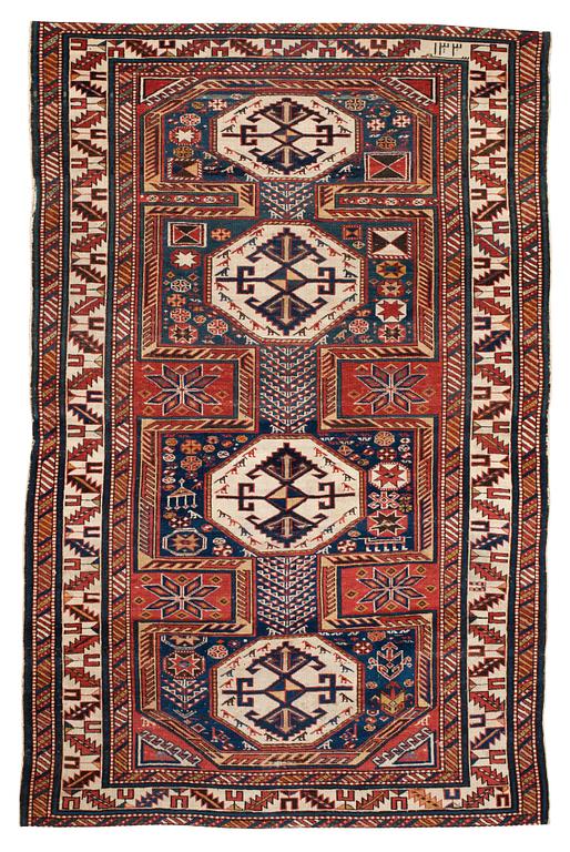 ANTIQUE/SEMI-ANTIQUE SHIRVAN-MOGAN. 189 x 123 cm.