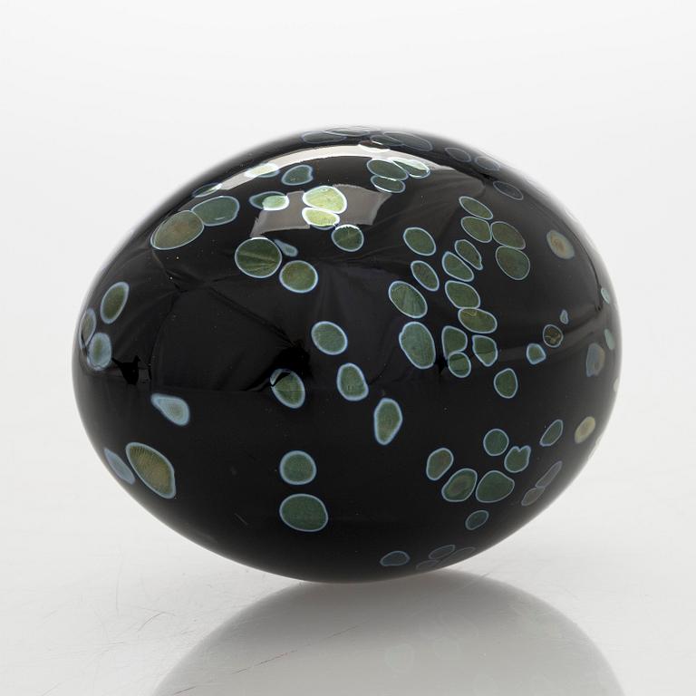 Oiva Toikka, An annual glas bird, "Wildwood cuckoo" and egg, signed O. Toikka Nuutajärvi 2003.