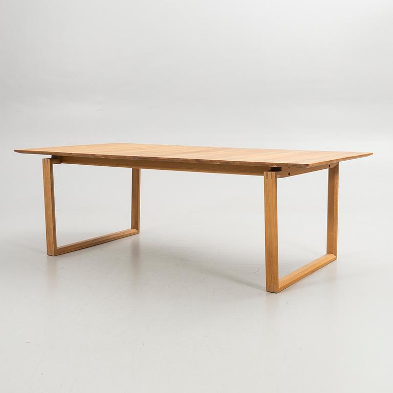 Dining table, model "Kuma", Bolia, modern production.