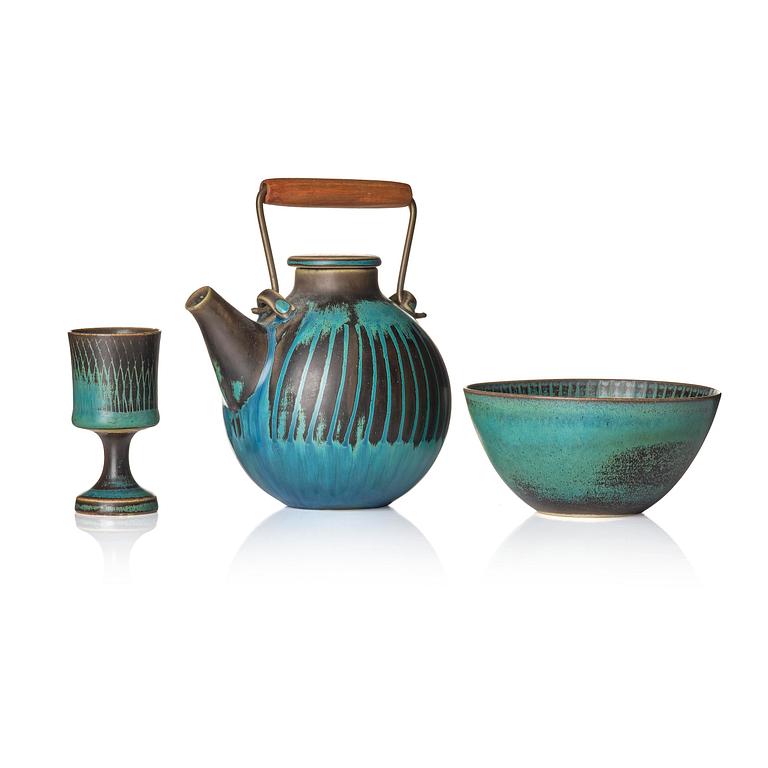 Stig Lindberg, a stoneware set of a teapot, a bowl and a goblet, Gustavsberg Studio 1969.