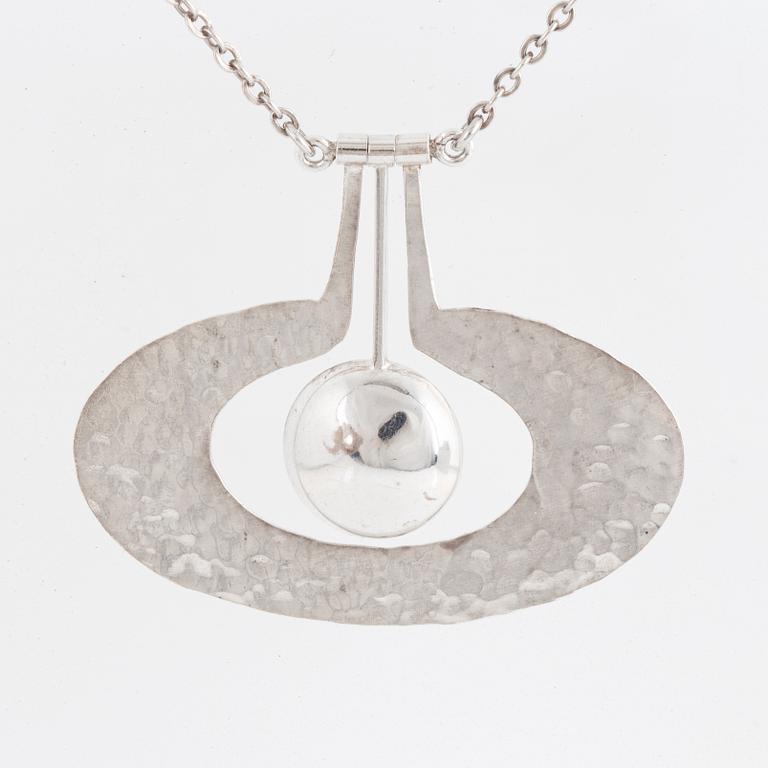 TAPIO WIRKKALA,  "Päärynä".