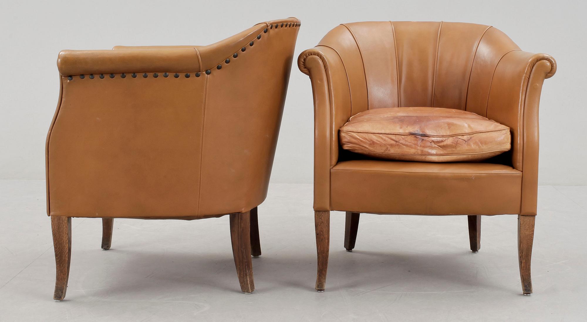 FÅTÖLJER, ett par, 1920-tal.