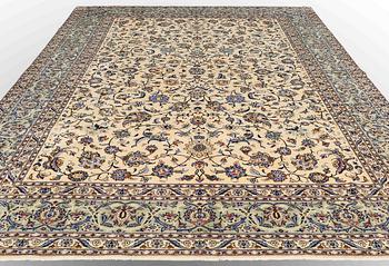 A carpet, Kashan, ca 474 x 320 cm.