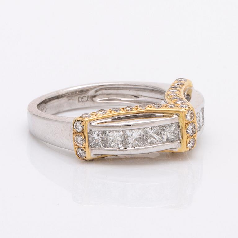 Ring platinum and 18K gold princess and brilliant-cut diamonds approx 1,5 ct in total.