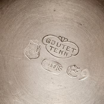 VAS, tenn, Edvin Ollers, märkt "Gjutet tenn Ollers",1956.