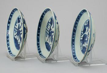 A set of three blue and white dishes, Ming dynasty.