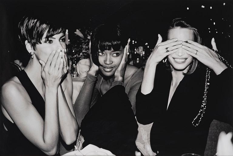 Roxanne Lowit, "Linda Evangelista, Naomi Campbell, Christy Turlington, ... , Fashion Group Party, Plaza", 1989.