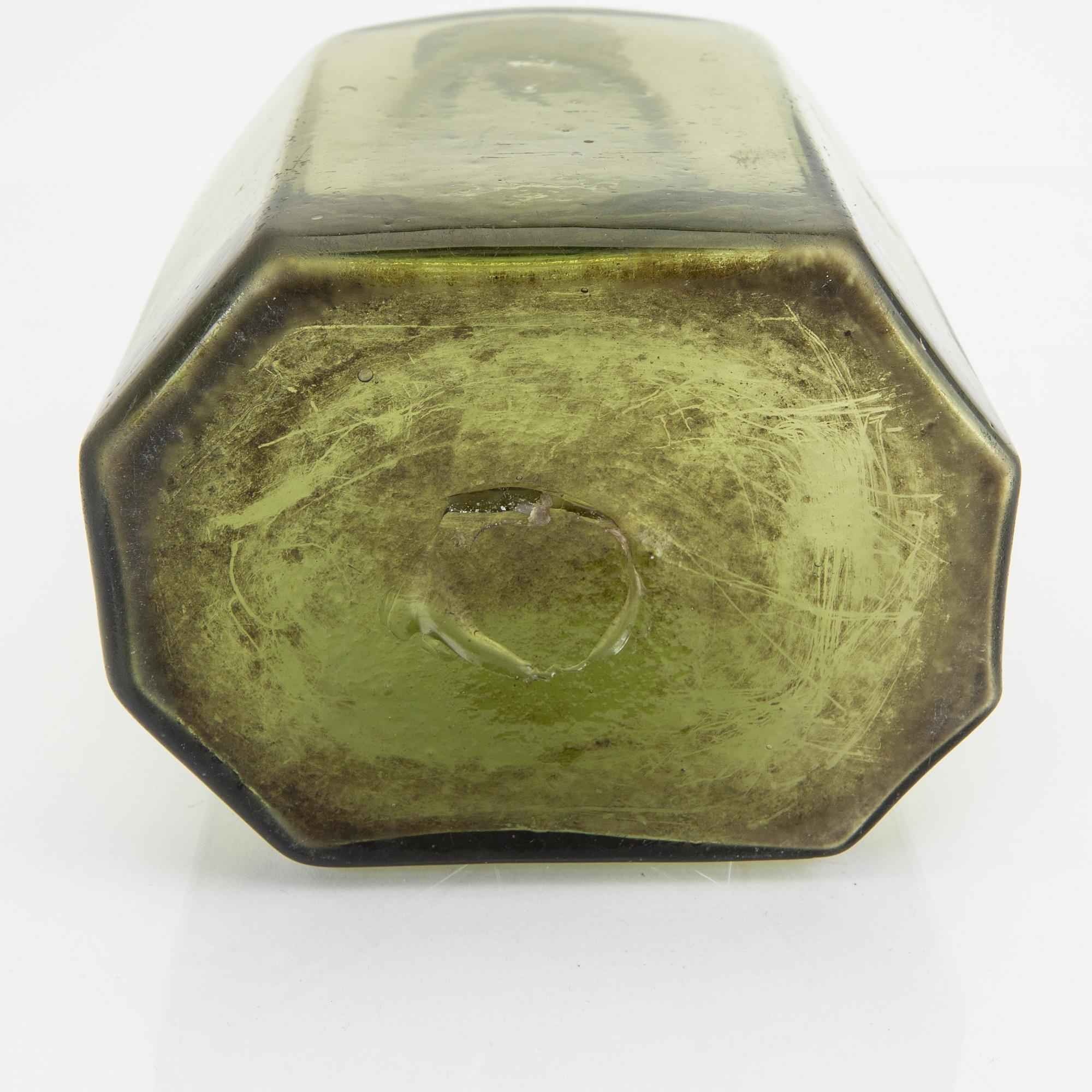 Flaska Skånska glasbruket 1700-tal.