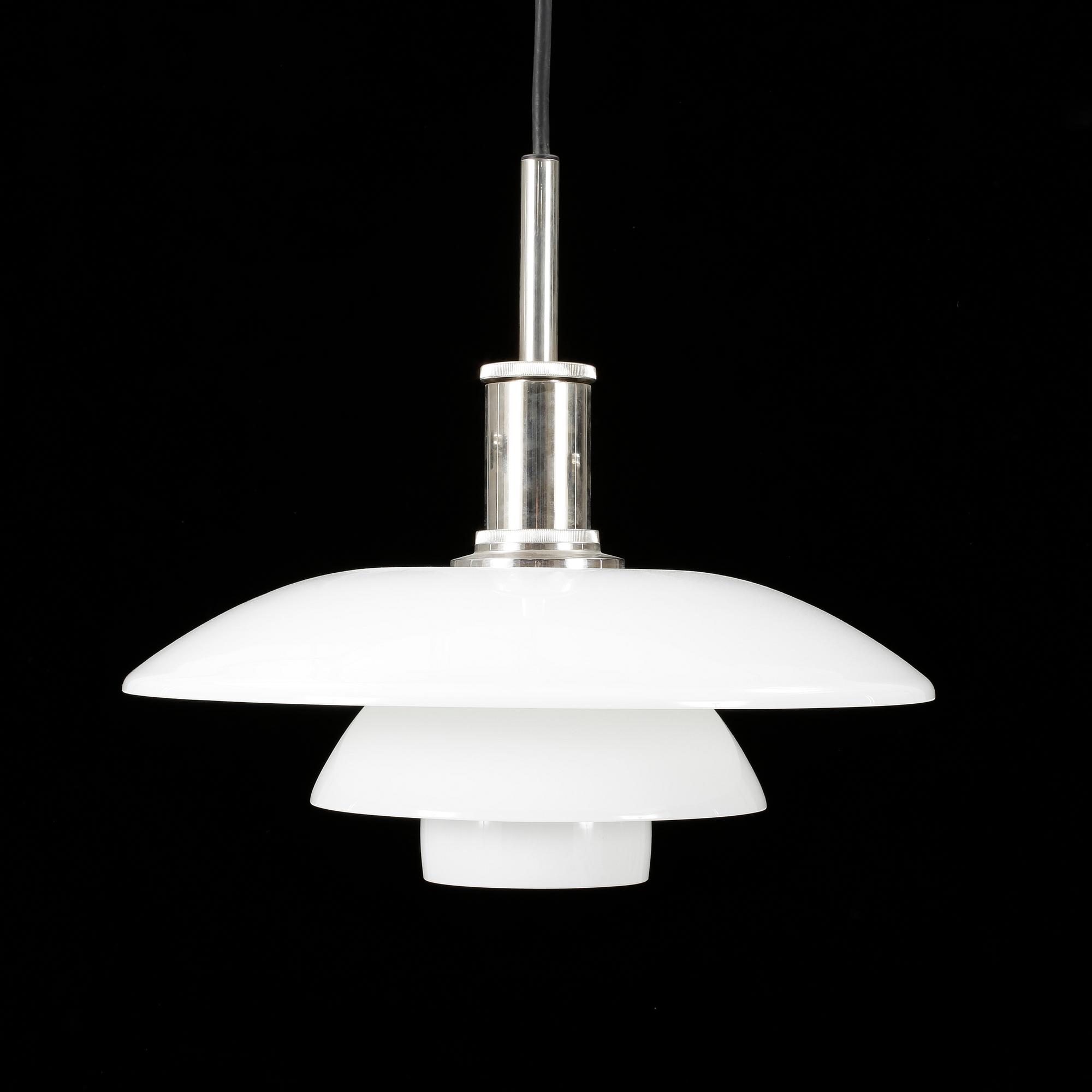 TAKLAMPA, "PH-4½-4", Poul Henningsen, Louis Poulsen. Höjd 42 cm.