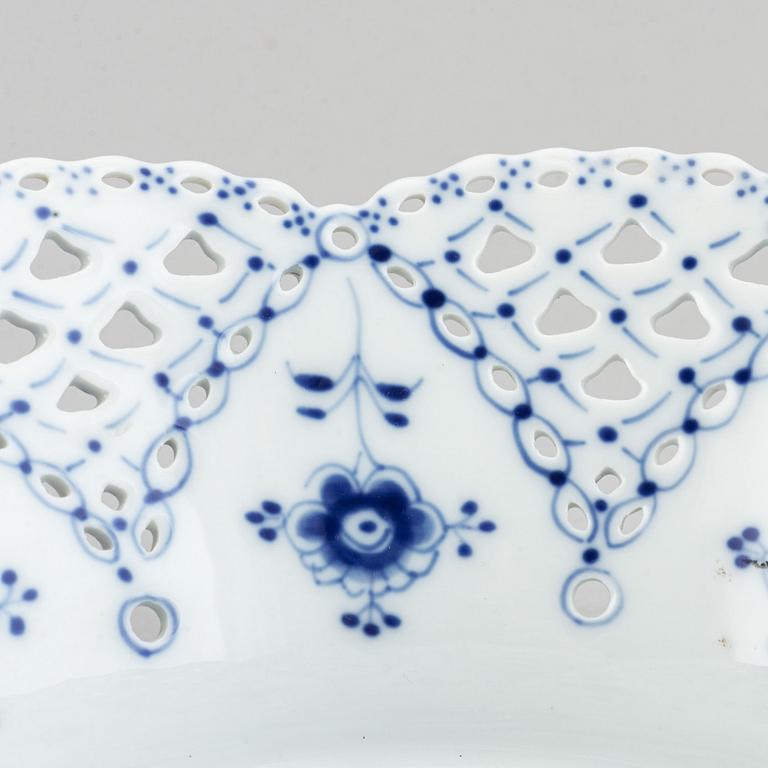 Royal Copenhagen, a pair of '1061' 'Musselmalet Full Lace' porcelain bowls, Denmark.