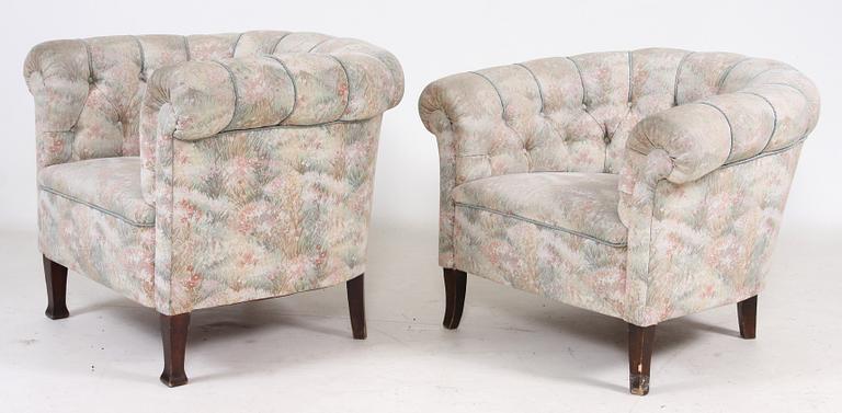 CLUBFÅTÖLJER, 2 st, 1900-tal.