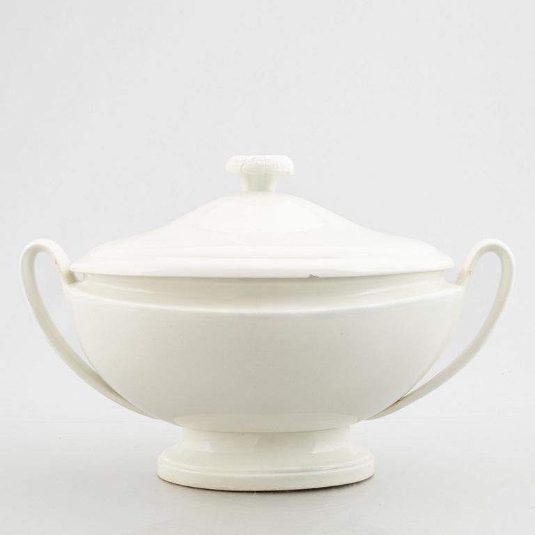 A creamware tureen with cover, Rörstrand, Sweden, first half of the 20th century.