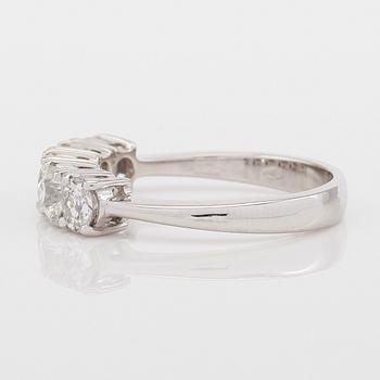 RING, 18K vitguld och diamanter tot ca 1.44 ct.