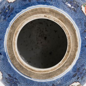 A Kangxi style porcelain urn, China, 20th century.