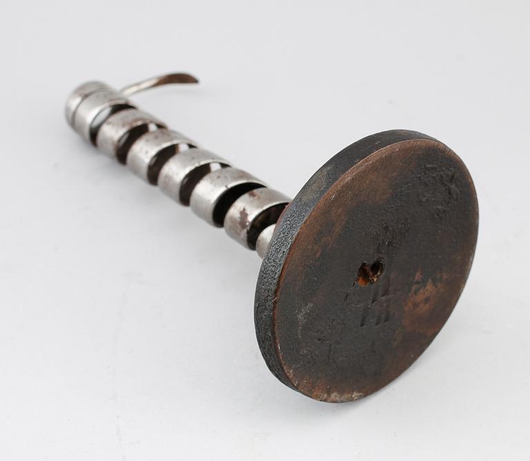 LJUSSTAKE, smide och trä, 1700-tal.