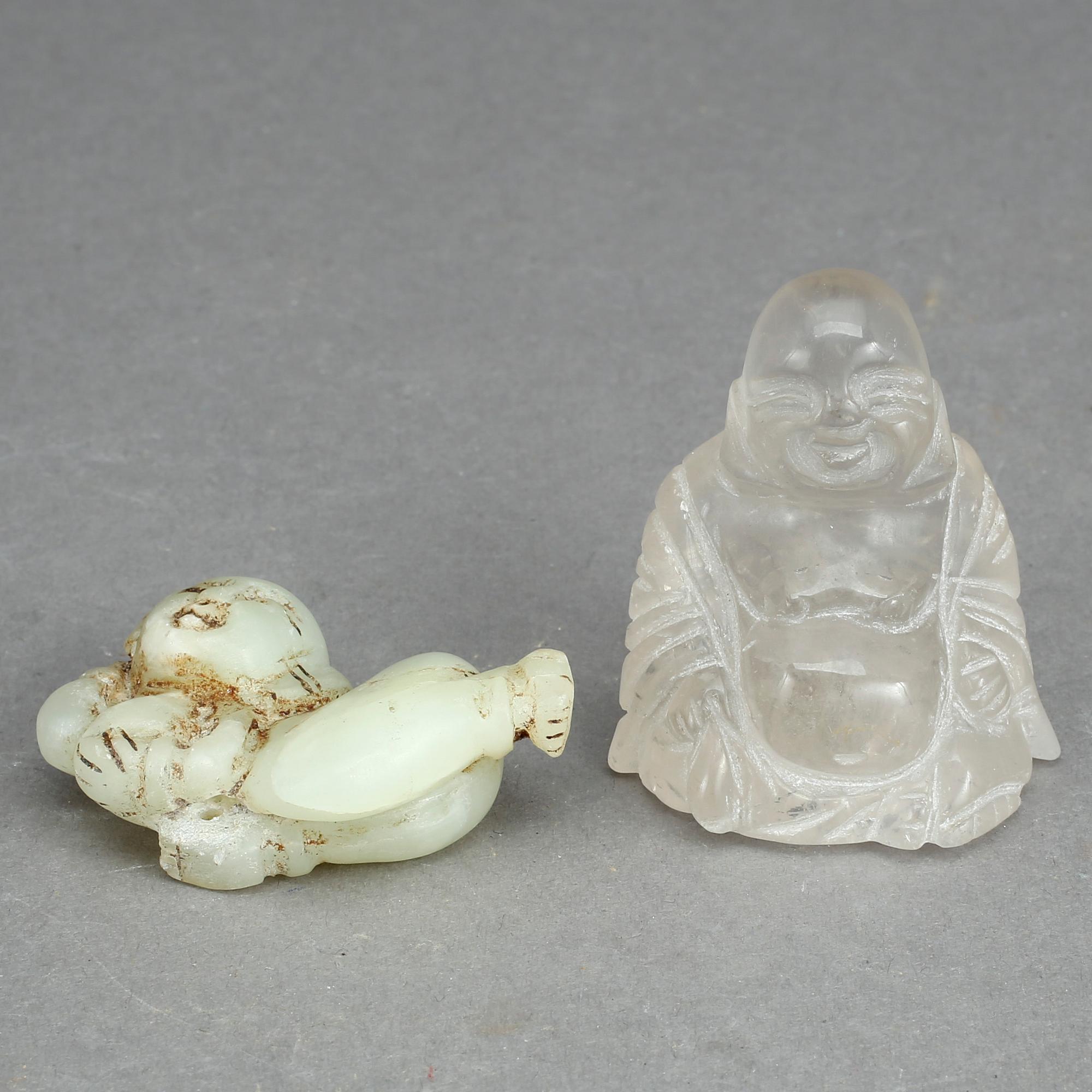 FIGURINER, 2 st, bergkristall resp nefrit, Kina.