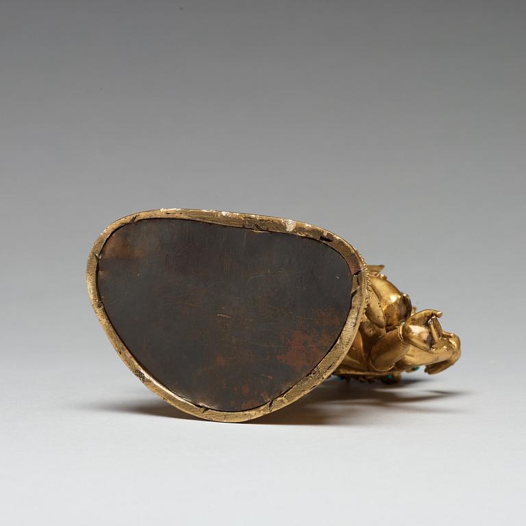 USNISHAVIJAYA, förgylld kopparlegering. Tibetokinesisk, sent 1700-tal/omkring 1800.