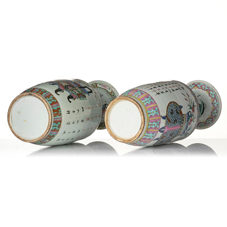 A matched set of two large Chinese 'antiques' vases, 20th century.